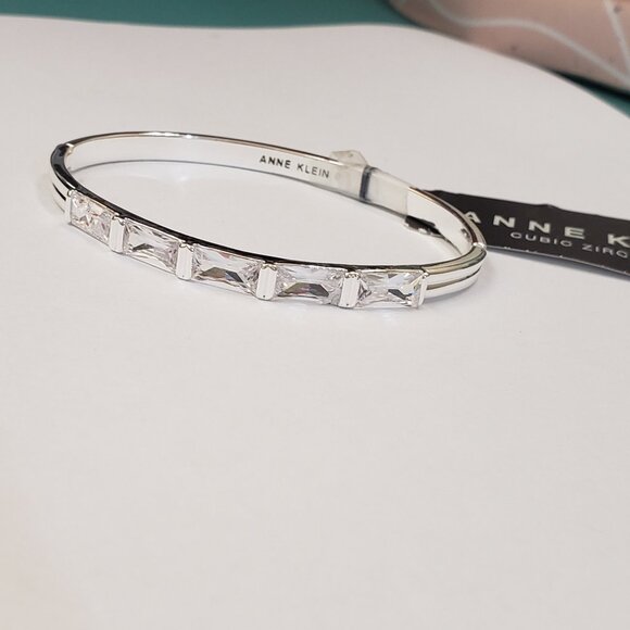 Anne Klein, NWT, Silver Cubic Zirconia bangle bracelet - Picture 1 of 9